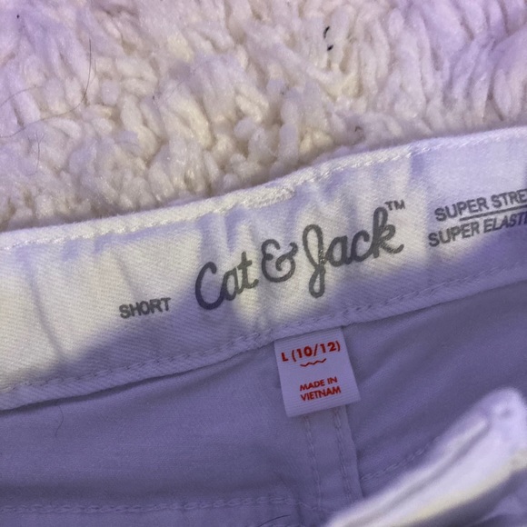 Shorts - Picture 2 of 3